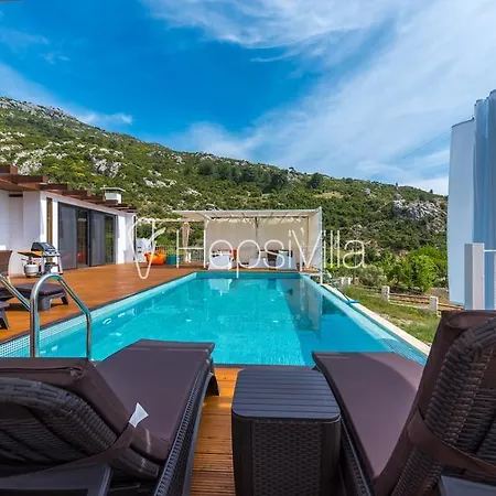 Villa Aria