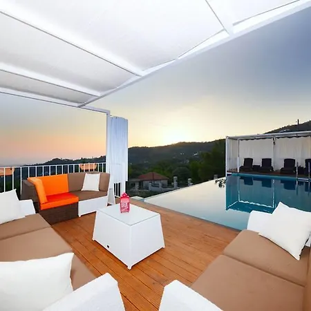 Aria Villa *